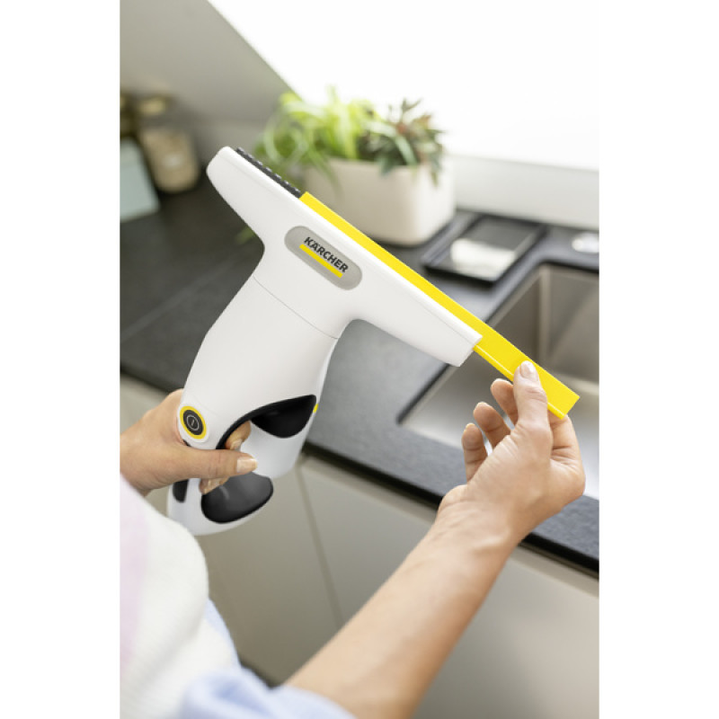 Акумуляторний віконний пилосос Karcher WV 1 Compact Care