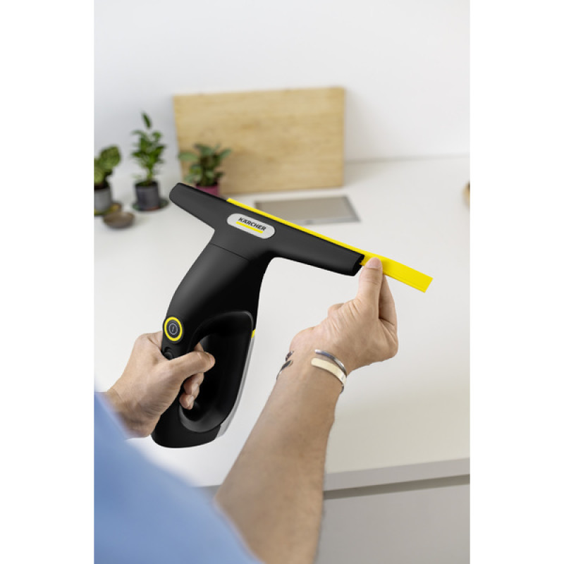 Акумуляторний склоочисник Karcher WV 2 Black