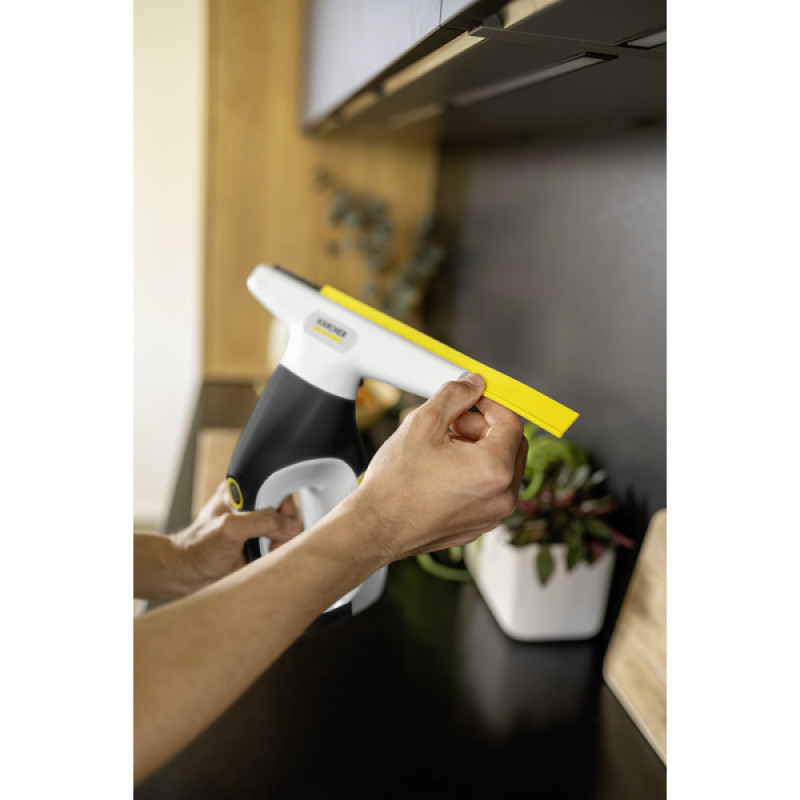 Акумуляторний склоочисник Karcher WV 3 Comfort Care