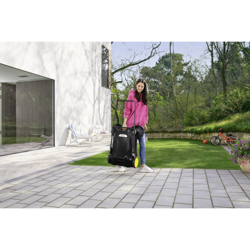 Підмітальна ручна машина Karcher S 4 Twin Plus