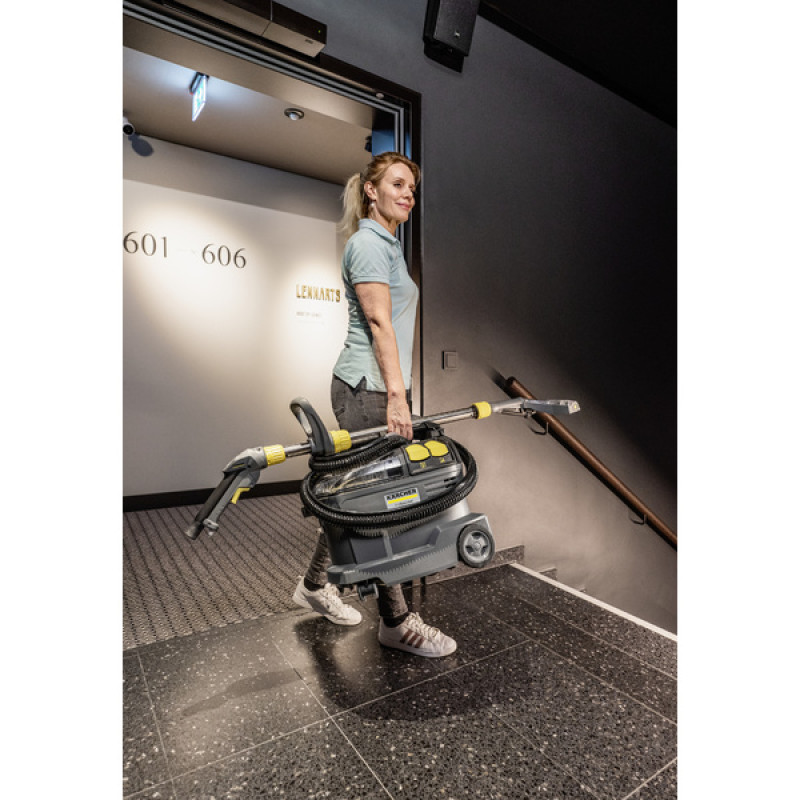 Миючий пилосос Karcher Puzzi 8/1 Adv 1.100-241.0